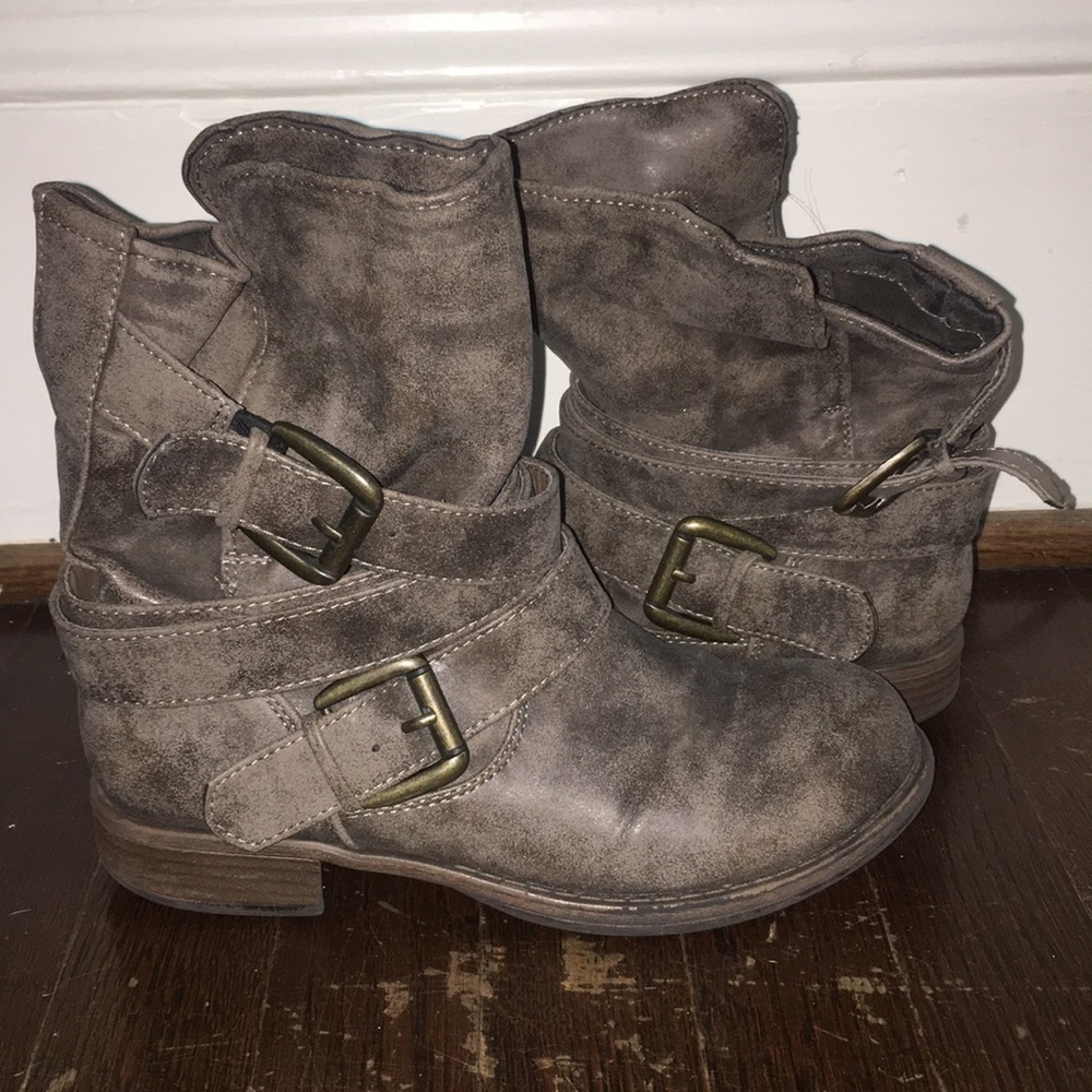 Grey short boots